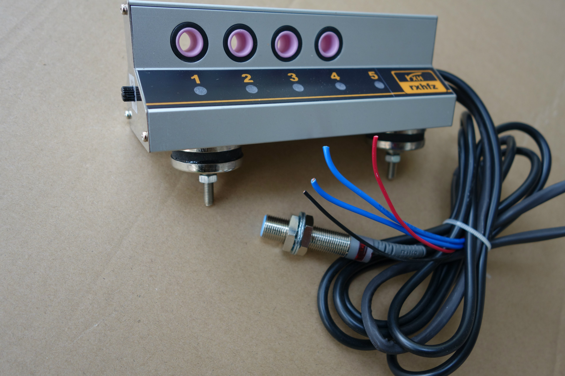 产品名称:订做缝纫机断纱检测器 苏尔寿 片梭织机检测器 4w-4j1-jj