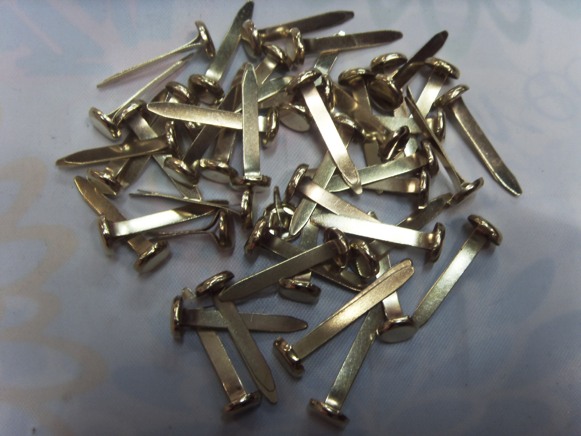 厂价直销飞龙牌各种规格2角钉