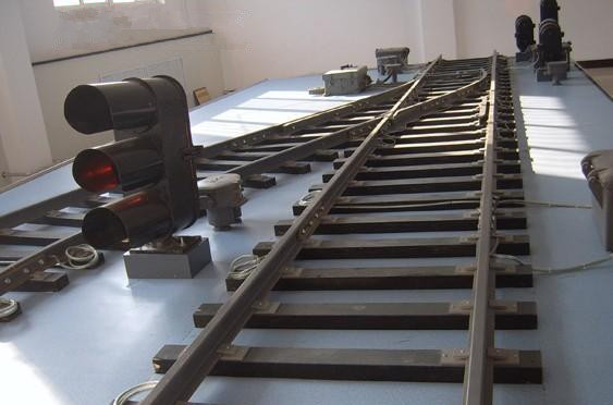 山银制作各种规格铁路道岔,铁路道岔山银机械最专业