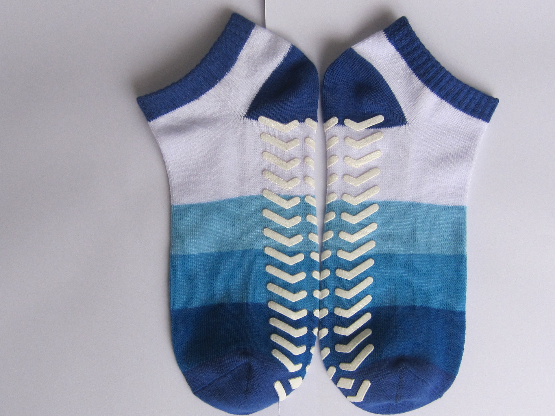 厂家直销防滑点胶袜地板袜医疗保健袜全棉