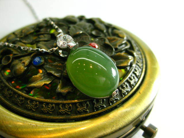 天然蛇纹石吊坠 首饰生产加工 .