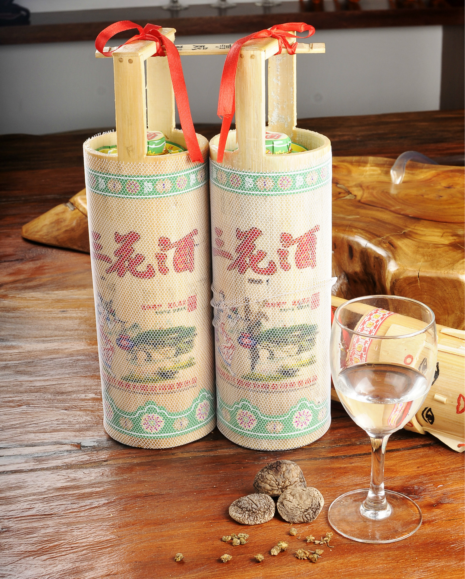 供应广西特产桂林担子竹筒三花酒