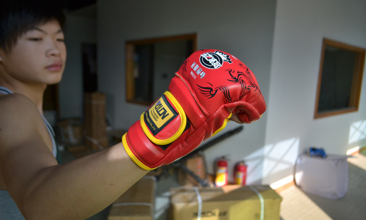 正品五龙分指拳套85111 五指保护自由搏击拳击手套mma ufc