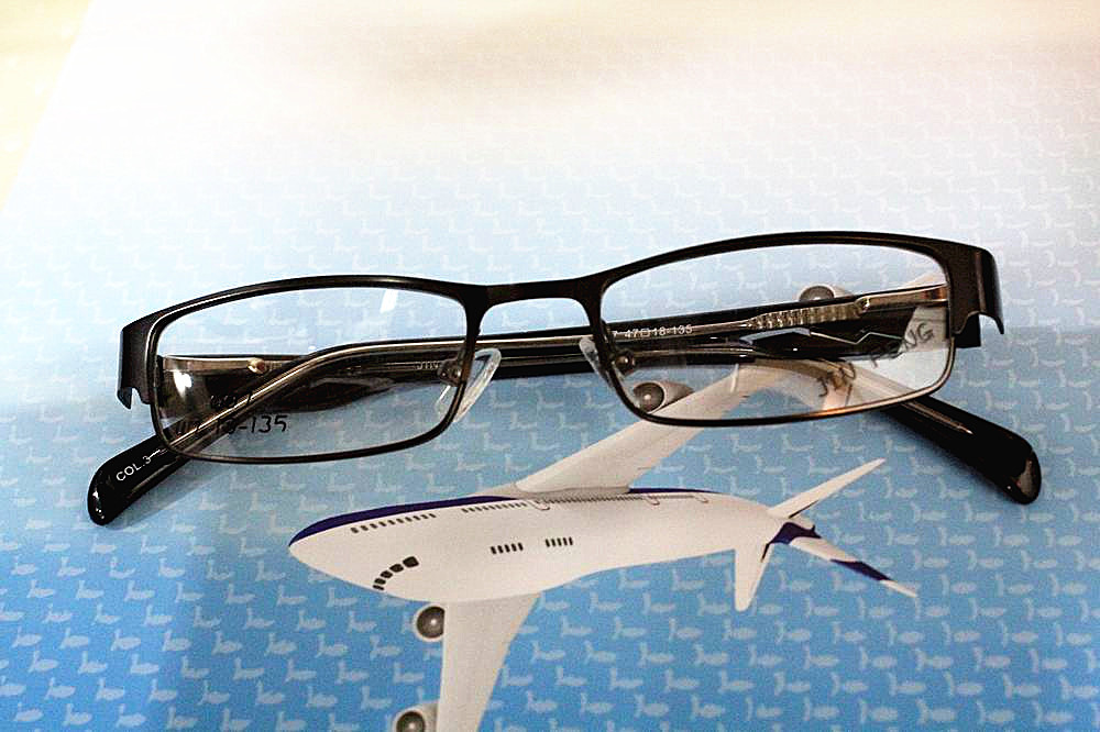 香港晋丰眼镜框架最新款式007眼镜真空电镀