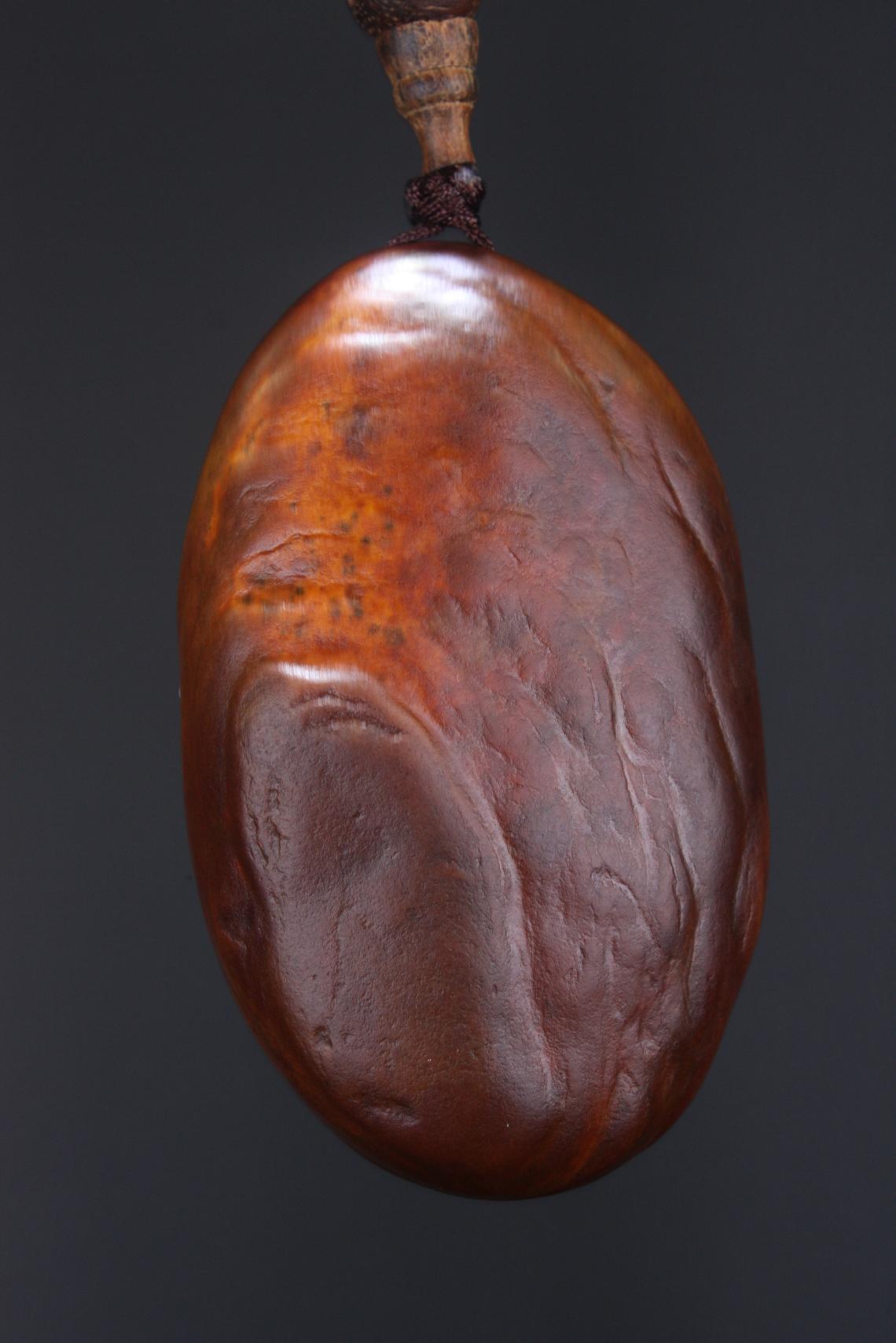 其他工艺品 玉石工艺品 和田玉璞玉玩料系列:83克红沁玉  类别:天然形