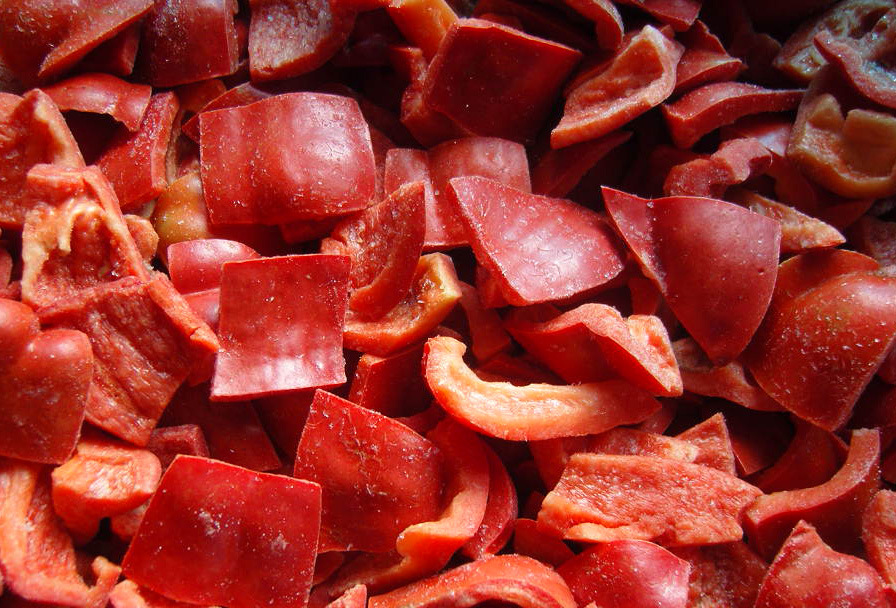 厂家直销山东鲁金泰华 优质冷冻2*2cm红椒块a级