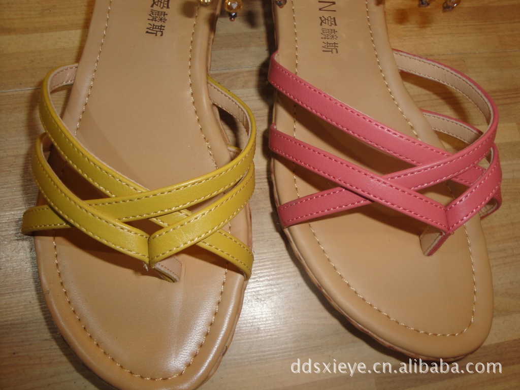 爱麟斯新款串珠糖果色韩版凉鞋凉拖鞋时尚坡跟凉鞋