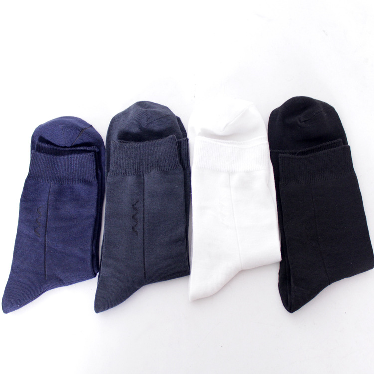 %涤纶和33%&mdash;35%的棉花混纱线织成的纺织品,涤棉布俗称棉的确良