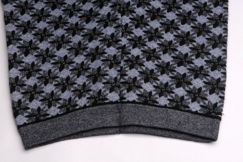 厂家直销提臀收腹梅花麻点图平面羊绒打底裤