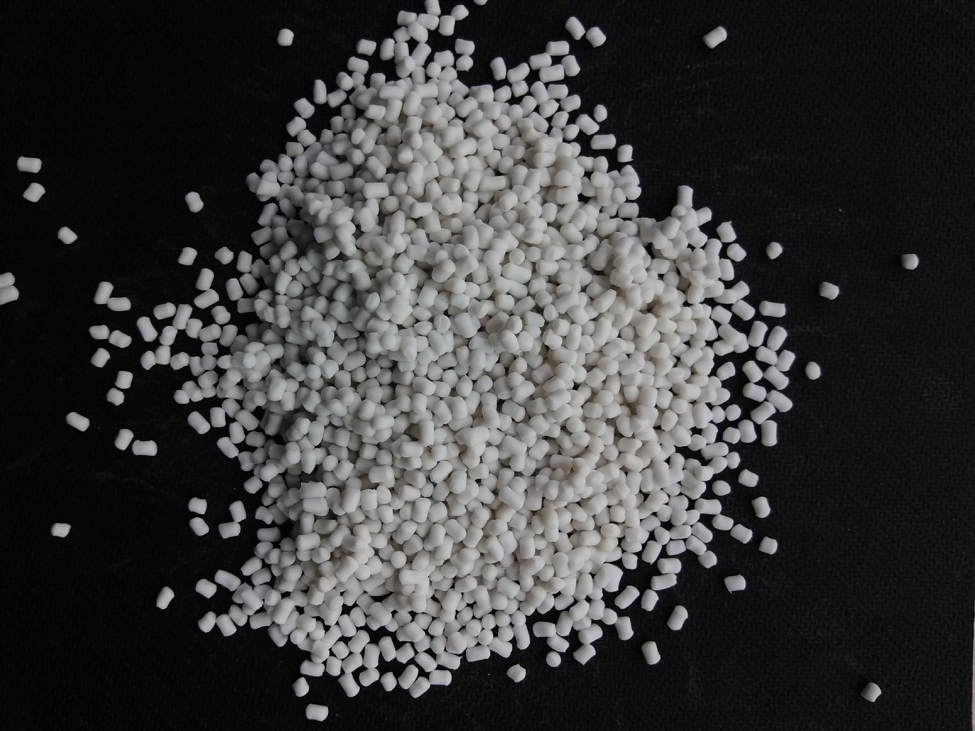 白色增强30%不阻燃环保pbt粒子