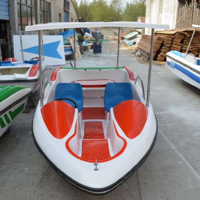 厂家热销玻璃钢四人休闲电动船,外观新颖,品质保证