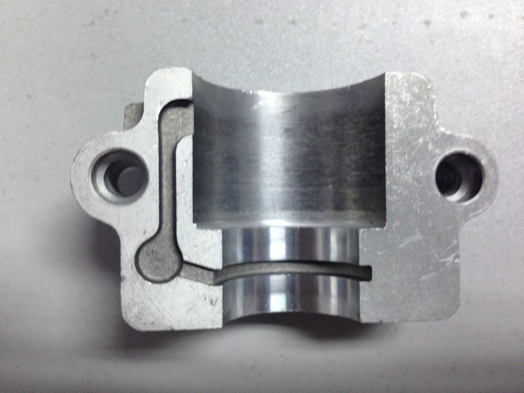 发动机凸轮轴轴承盖