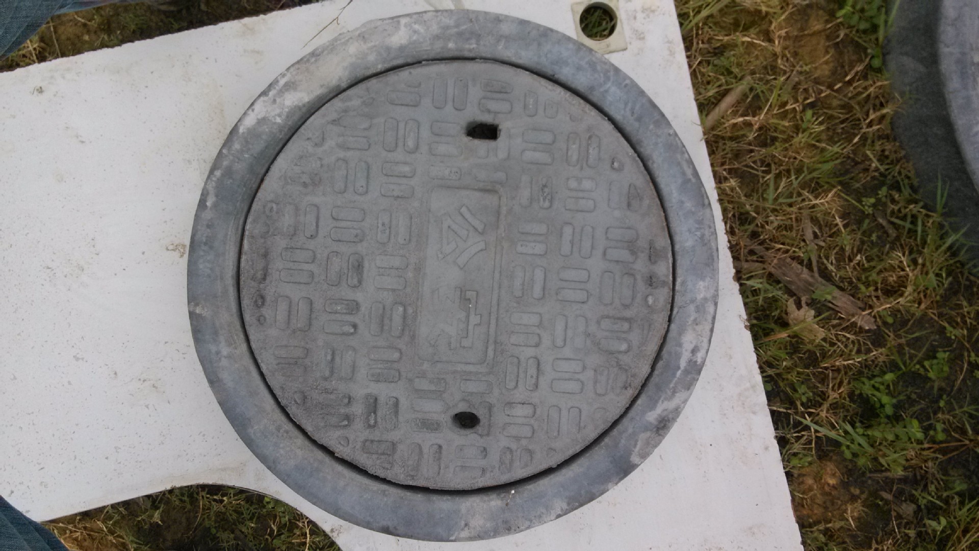 钢纤维复合公安井盖