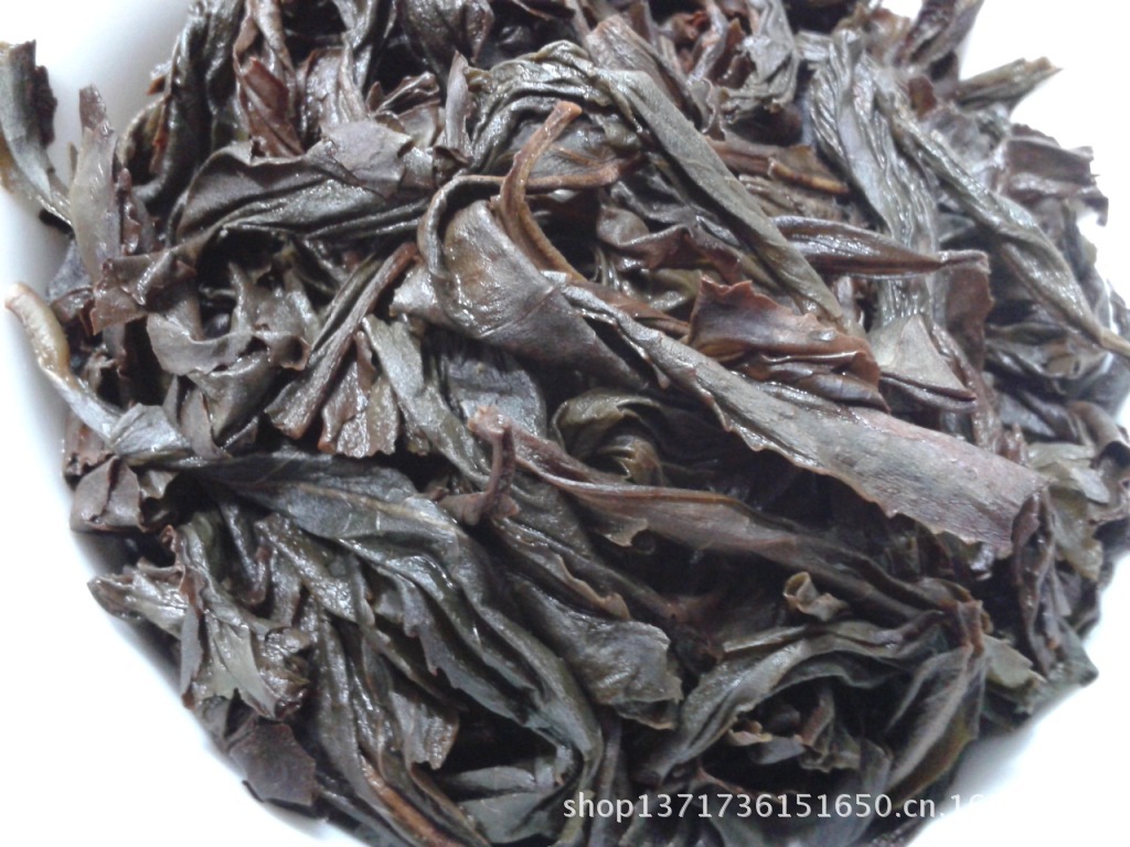 满庭芳茗茶:武夷山大红袍汤色橙.