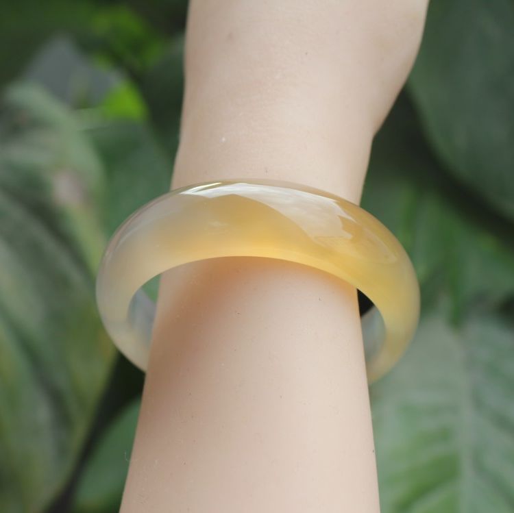 供应正品纯天然玛瑙手镯黄白玛瑙手环转运避邪礼品批发多尺寸款