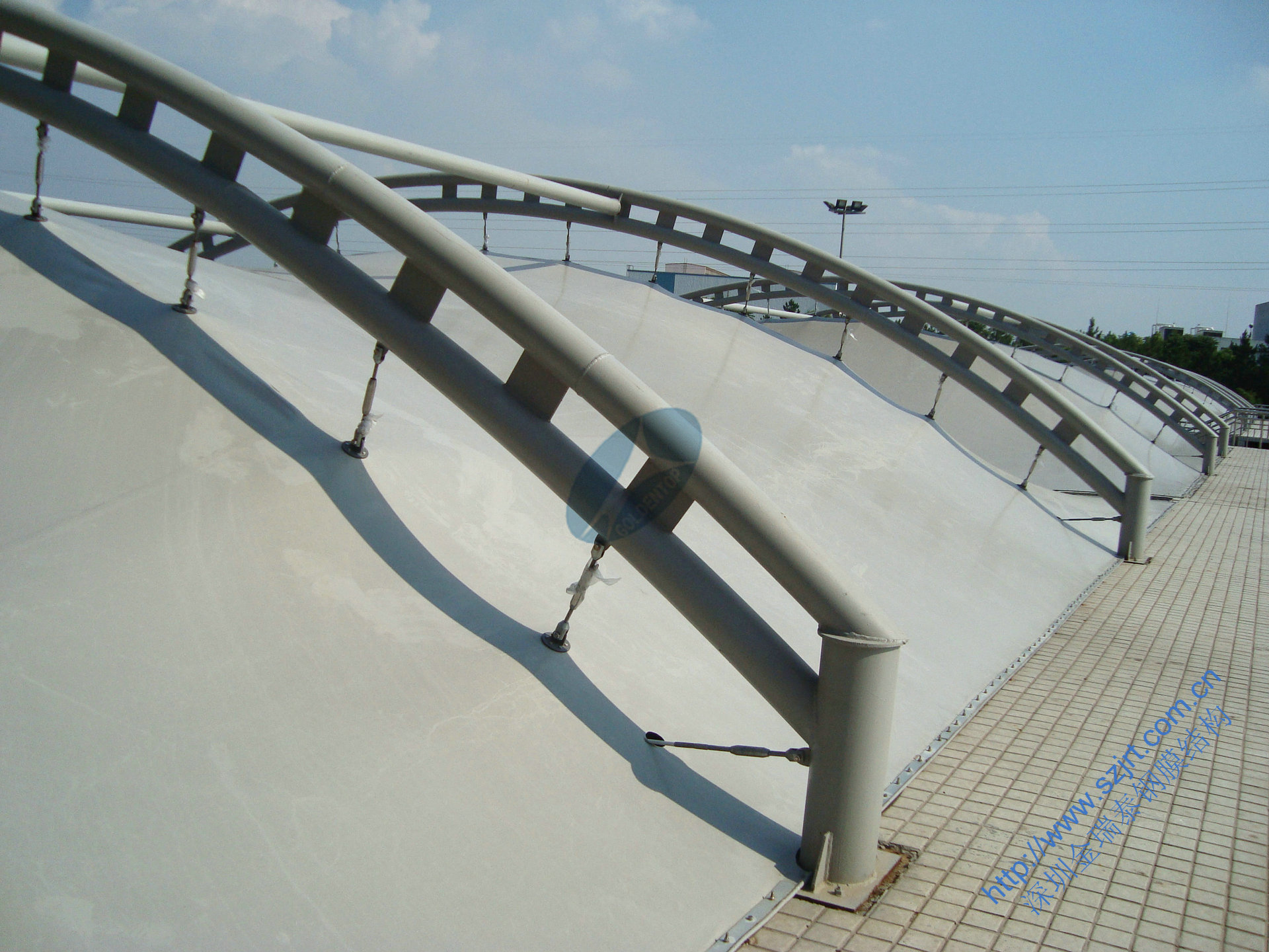 钢支承反吊氟碳纤膜结构 钢支撑反吊uv光