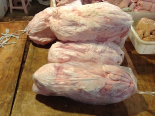 大连飞马生肉 专业批发 供应 冷冻猪板油 绿色放心