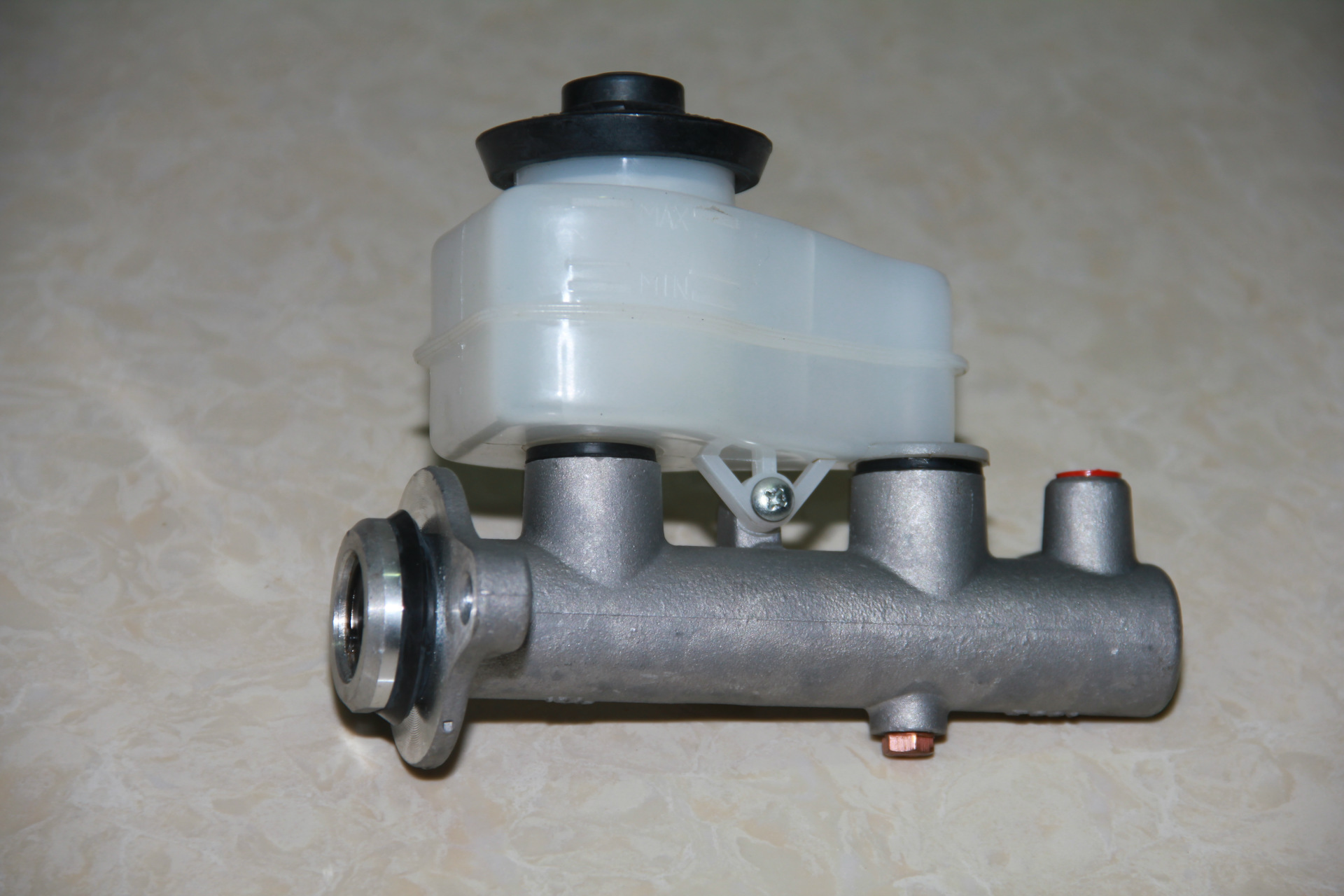 供应丰田液压制动总泵/刹车总泵 47201-38040