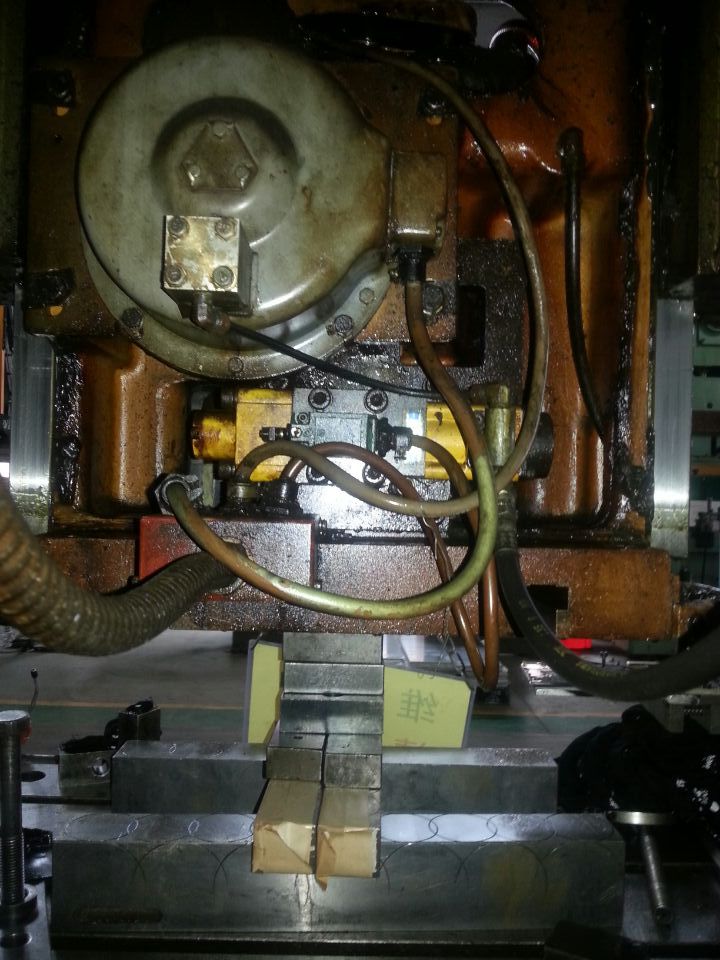 日本aida,小松,台湾金丰,协易冲床维修