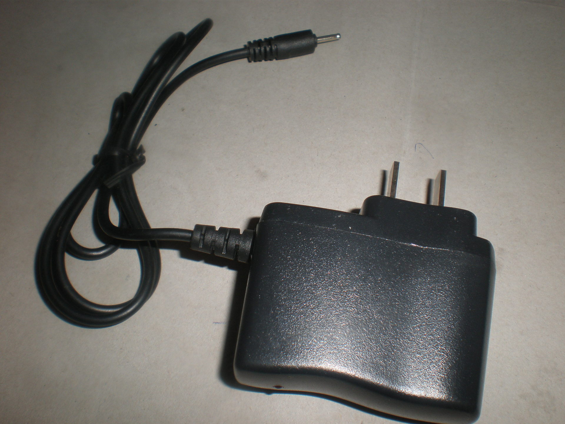 高品质诺基亚小头充电器 n70 6101小头手机充电器 5v600ma