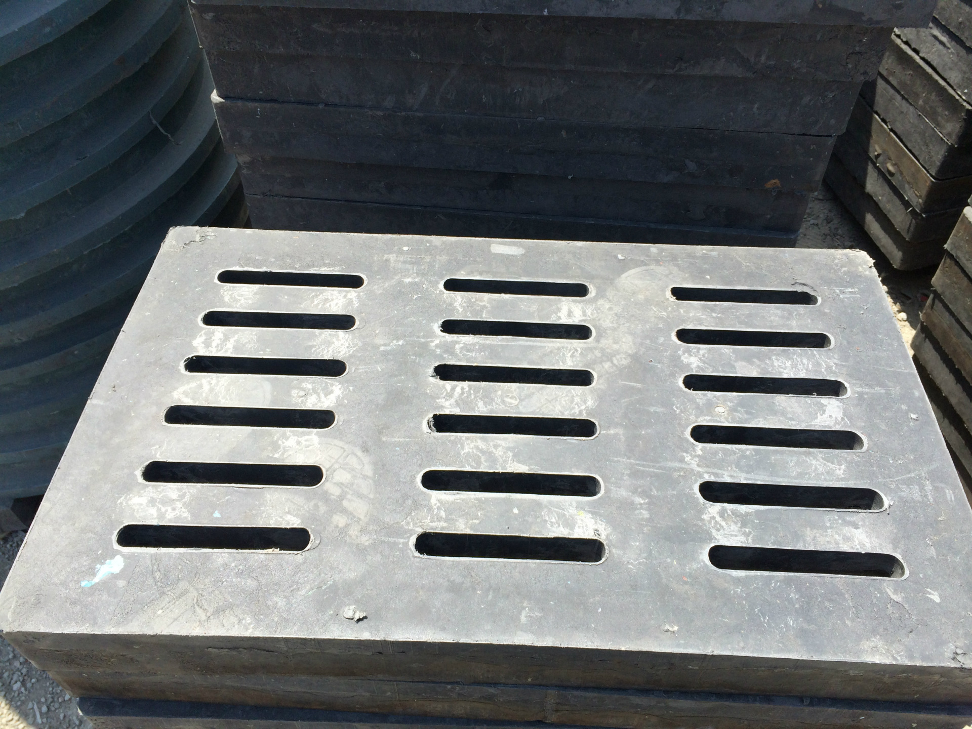 硅塑井盖井箅热卖中