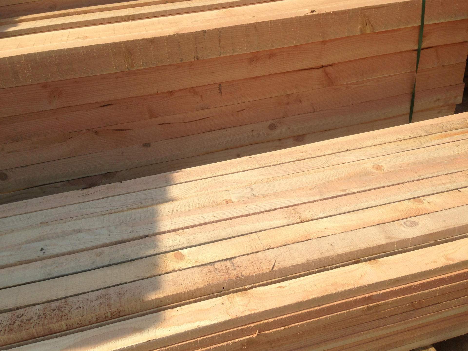 上海加工辐射松板材 进口烘干家具材 厂家批发价