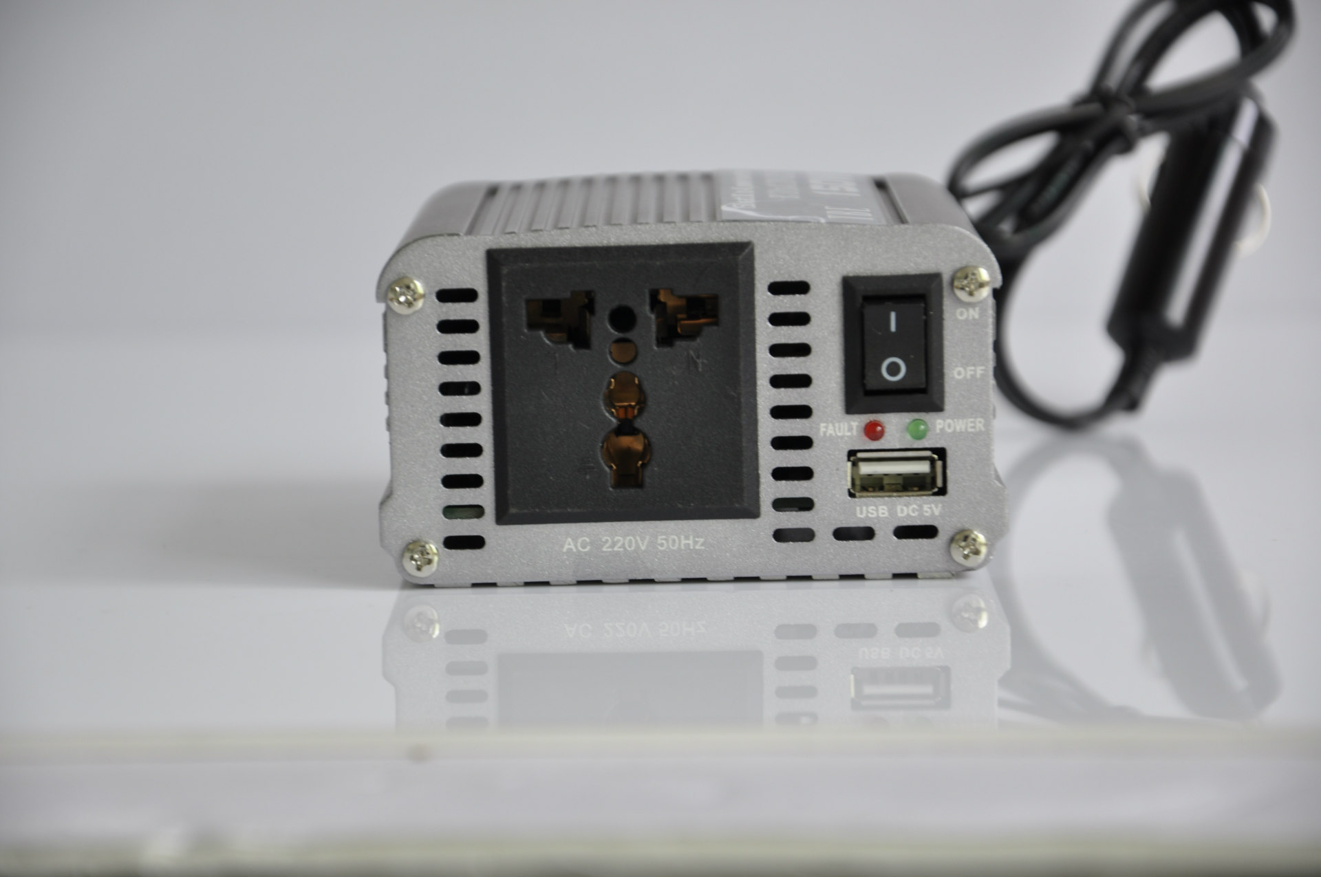 车载正弦波逆变器 车用12v转220v电源转换器 汽车150w逆变器批发