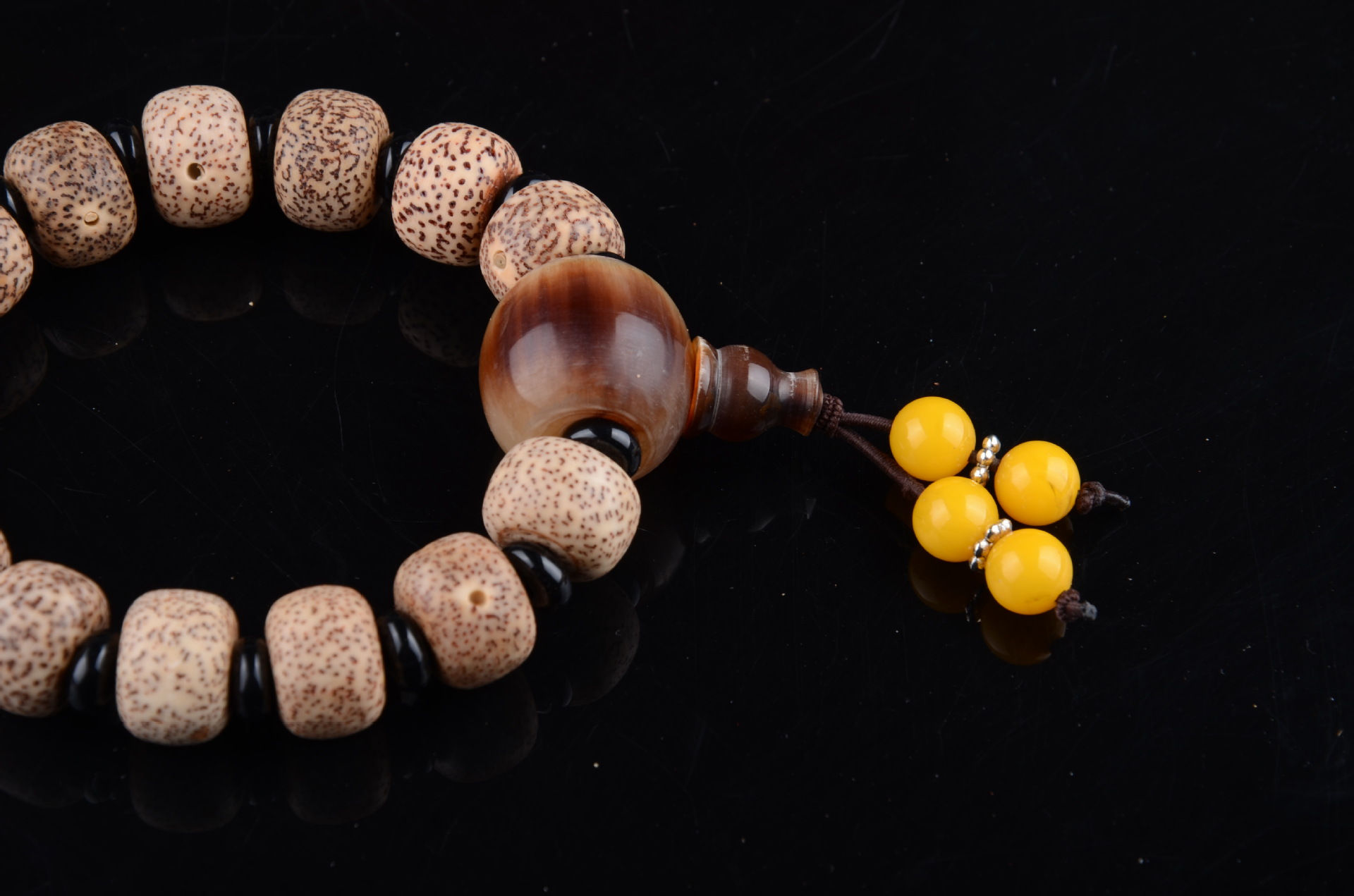 摩尼籽手链佛珠 藏式摩尼籽手链 菩提黄色珠穗手链 鑫玉堂 批发