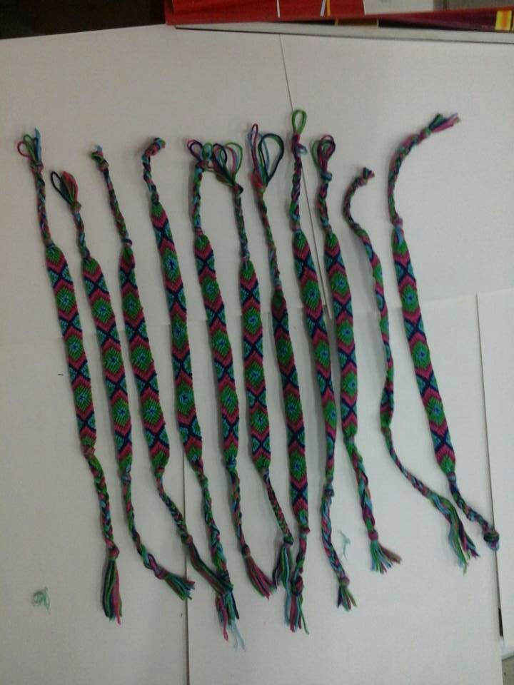 十字绣线手链 纯手工编织 大量批发 新款产品