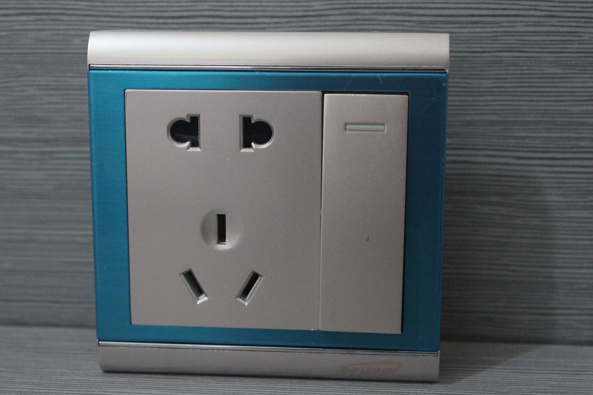 香槟色拉丝系列一开单控带二三级五孔墙壁开关插座opudg厂家直销