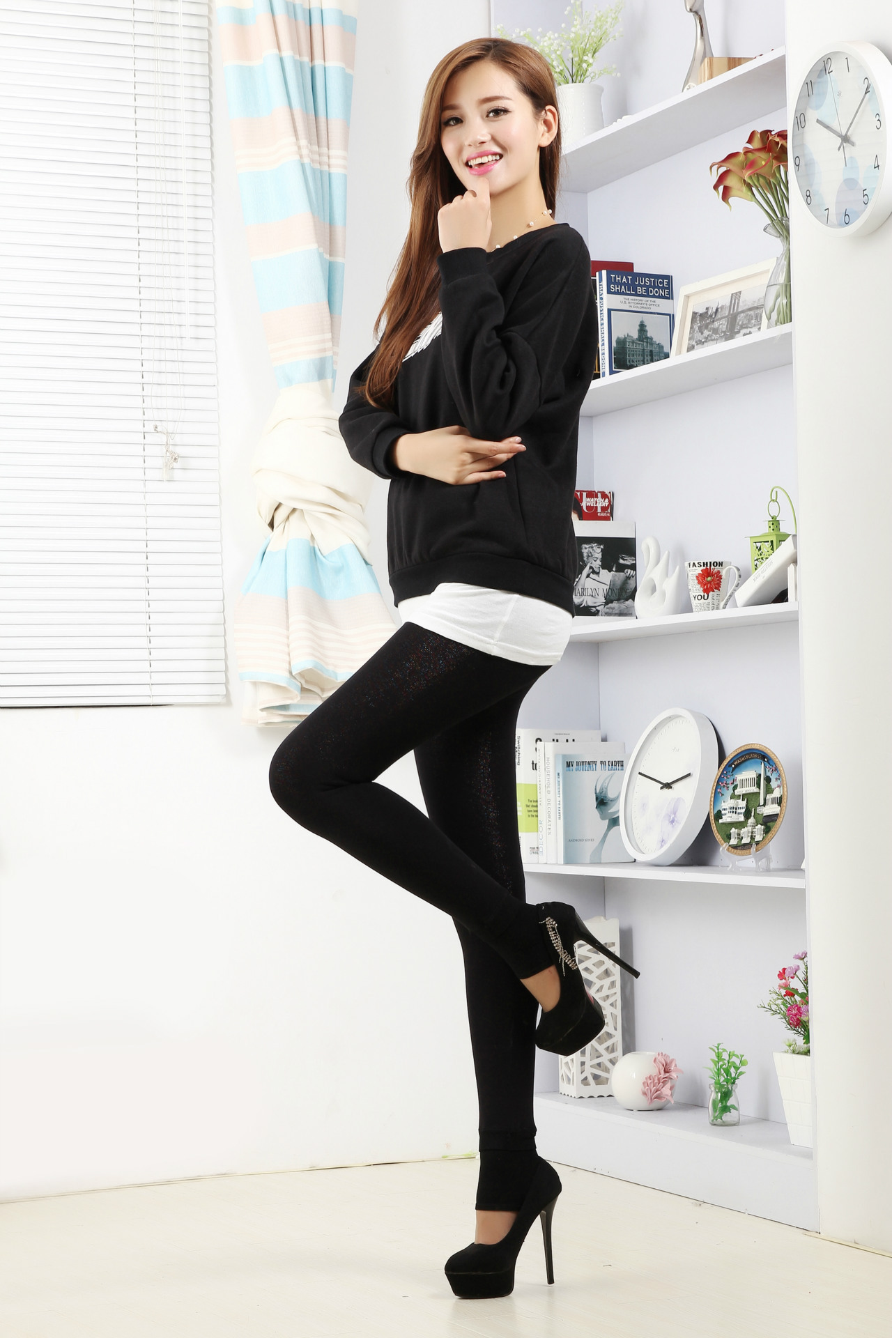 新款显瘦加厚修身七彩打底靴裤透彩小脚裤女士外穿踩脚裤 一体裤