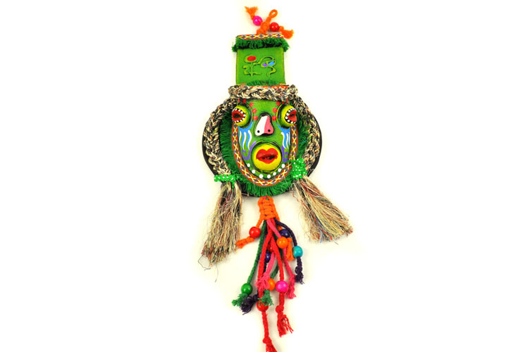 云南东巴挂件挂饰批发 特色民族风鬼脸挂饰 手工装饰批发手工艺品图片