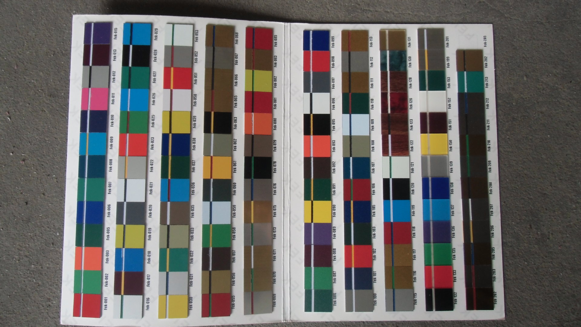 由于双色板具有abs本身的抗冲击性,耐热性和耐低温性,同时,也具备易於