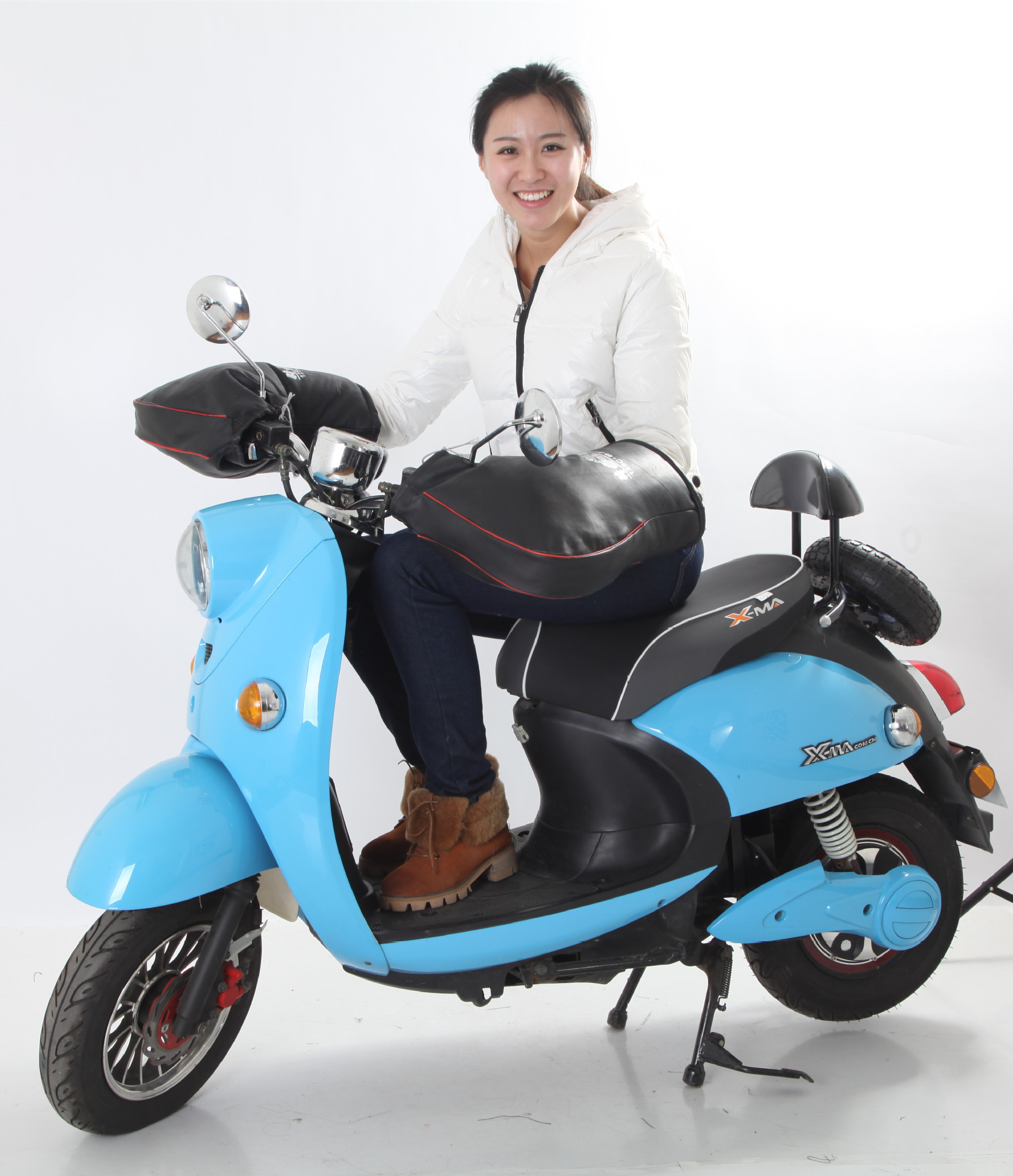 河北保定冬季地摊把套 摩托车挡风罩 摩托车配件把套批发 电动车挡风