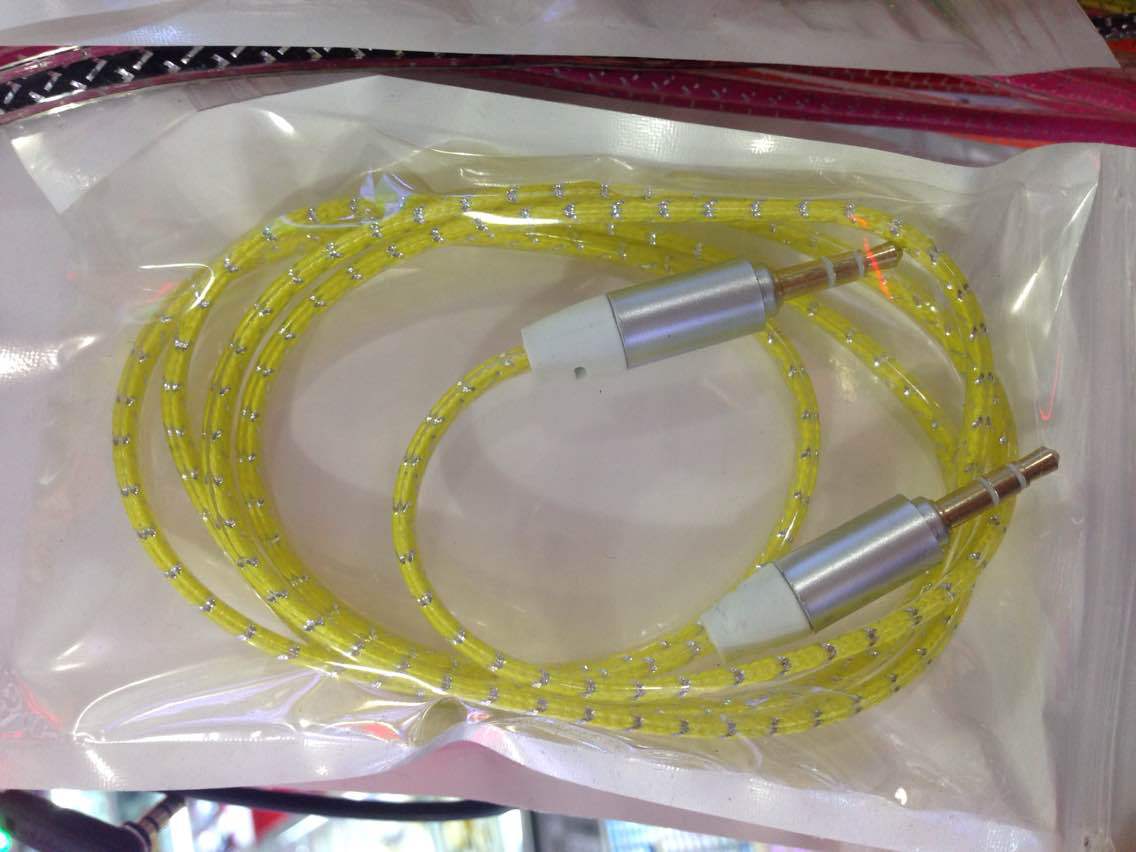 电工电气 电线,电缆 音频线,视频线 新款水晶磨砂音频线 水晶透明音频