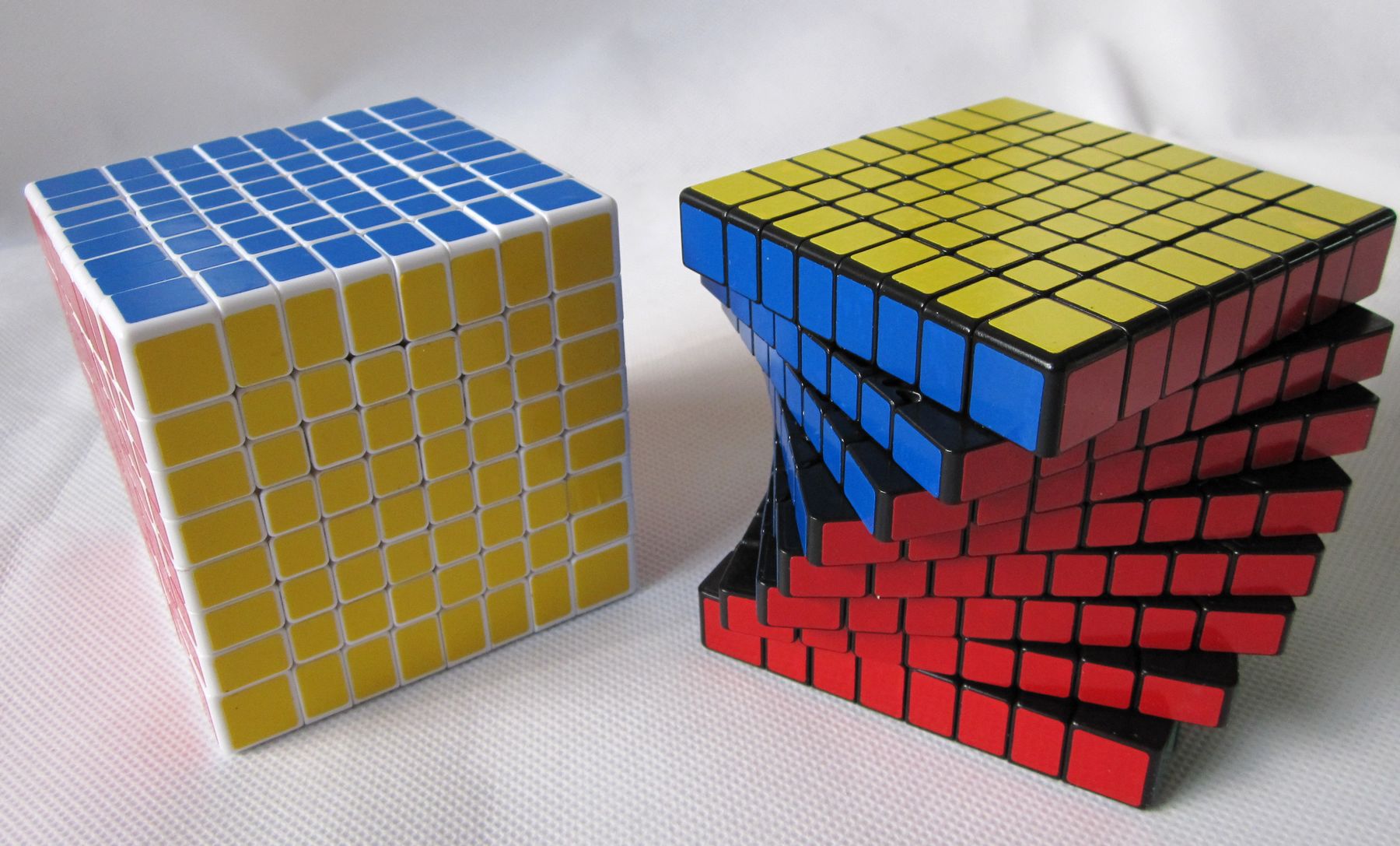 八阶魔方_【乐美玩具】圣手微调弹簧八阶黑白pvc魔方 智力魔方8阶比赛