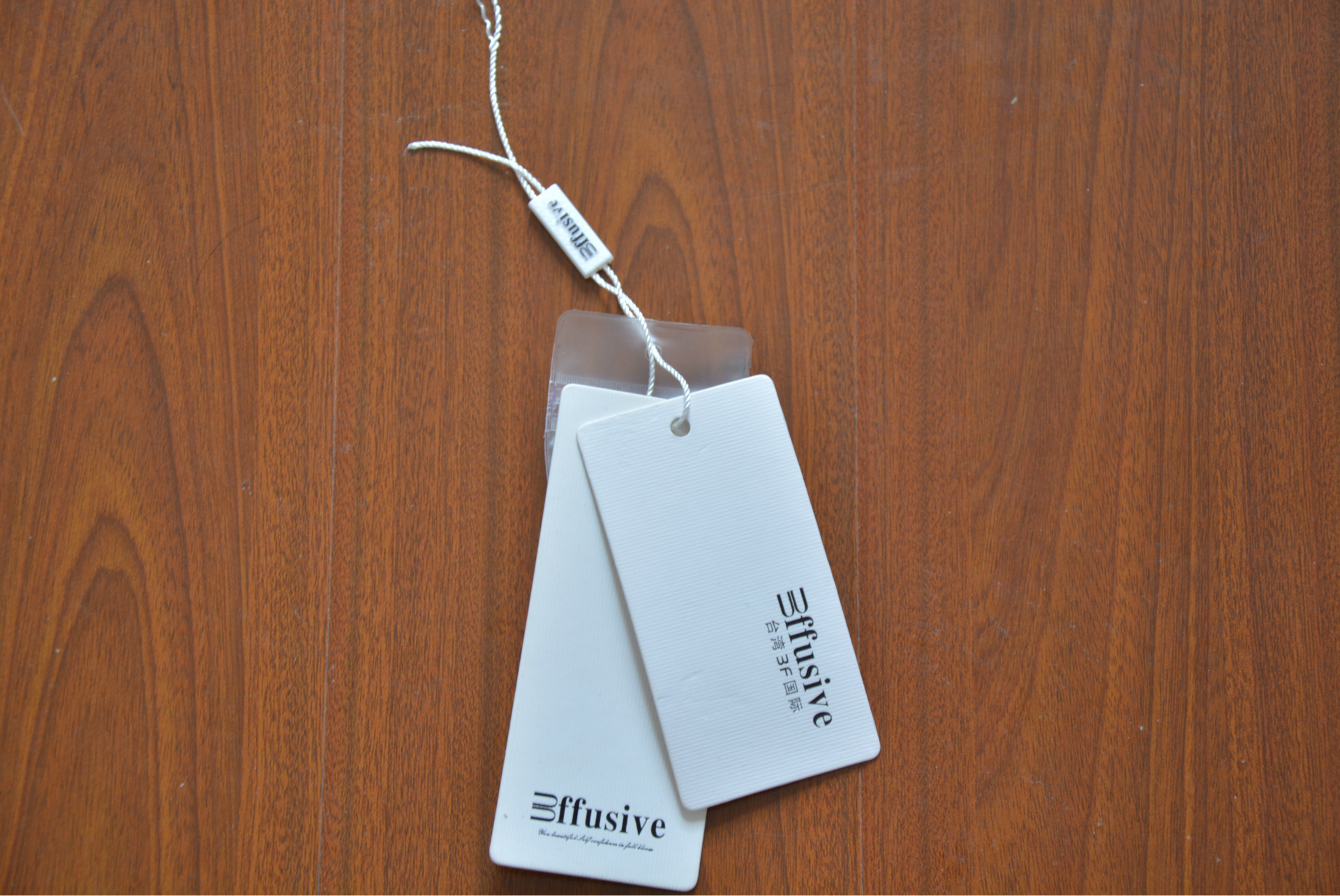 服饰吊牌吊绳两张一套吊牌童装女装专业吊牌订做_吊粒,吊牌_列表网