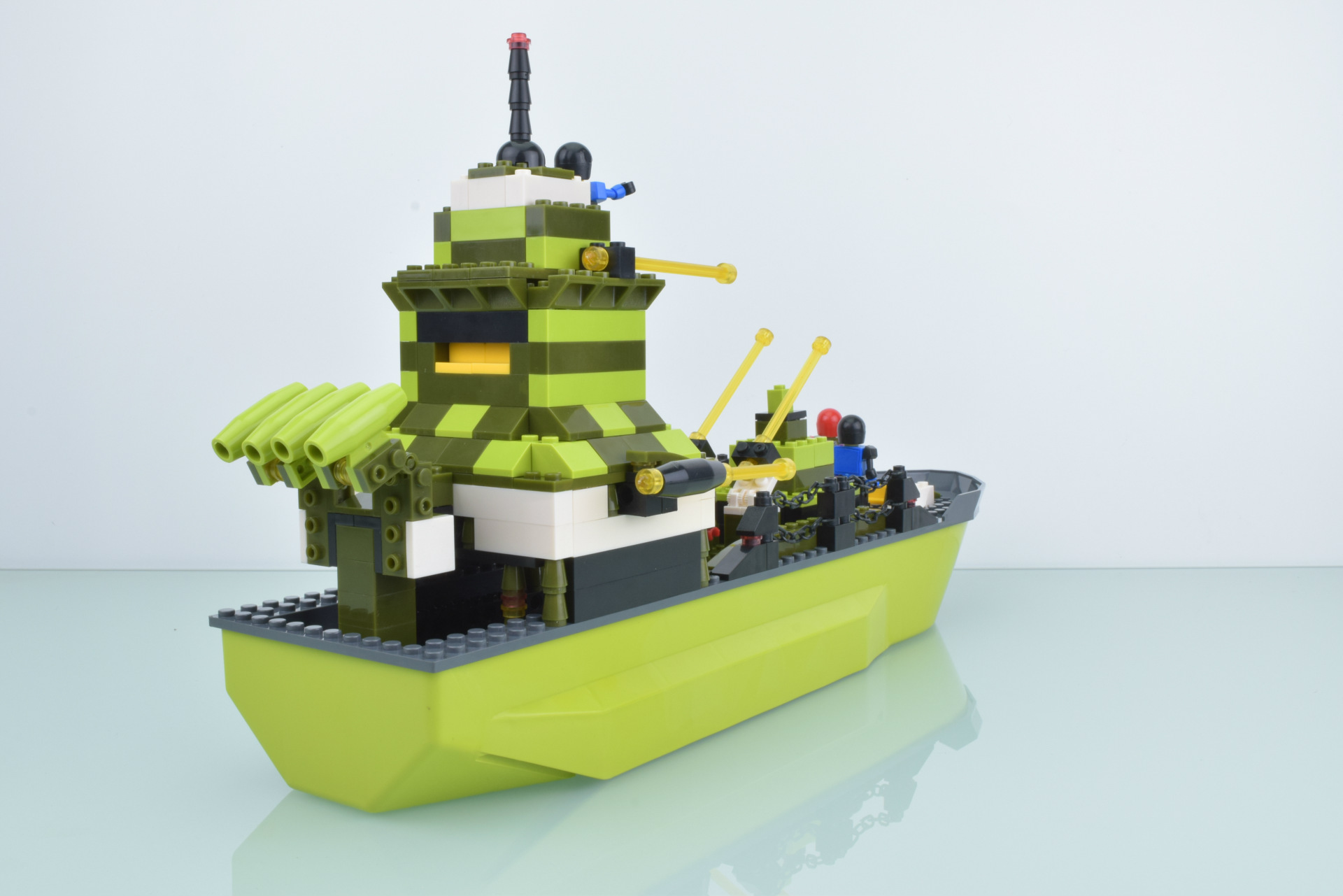叻高 拼装拼插积木模型超级战舰儿童益智创意积木玩具军事舰艇
