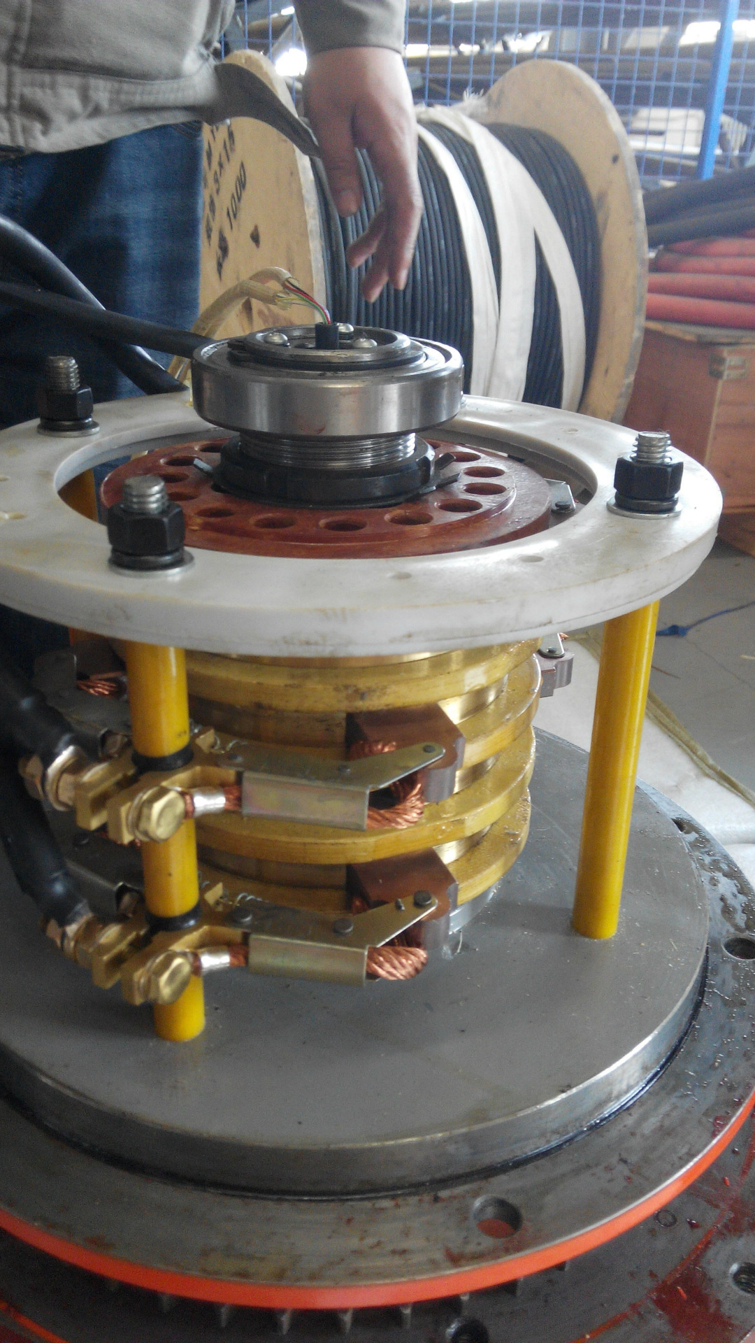 360度旋转导电滑环,国产先进旋转导电装置图片_3