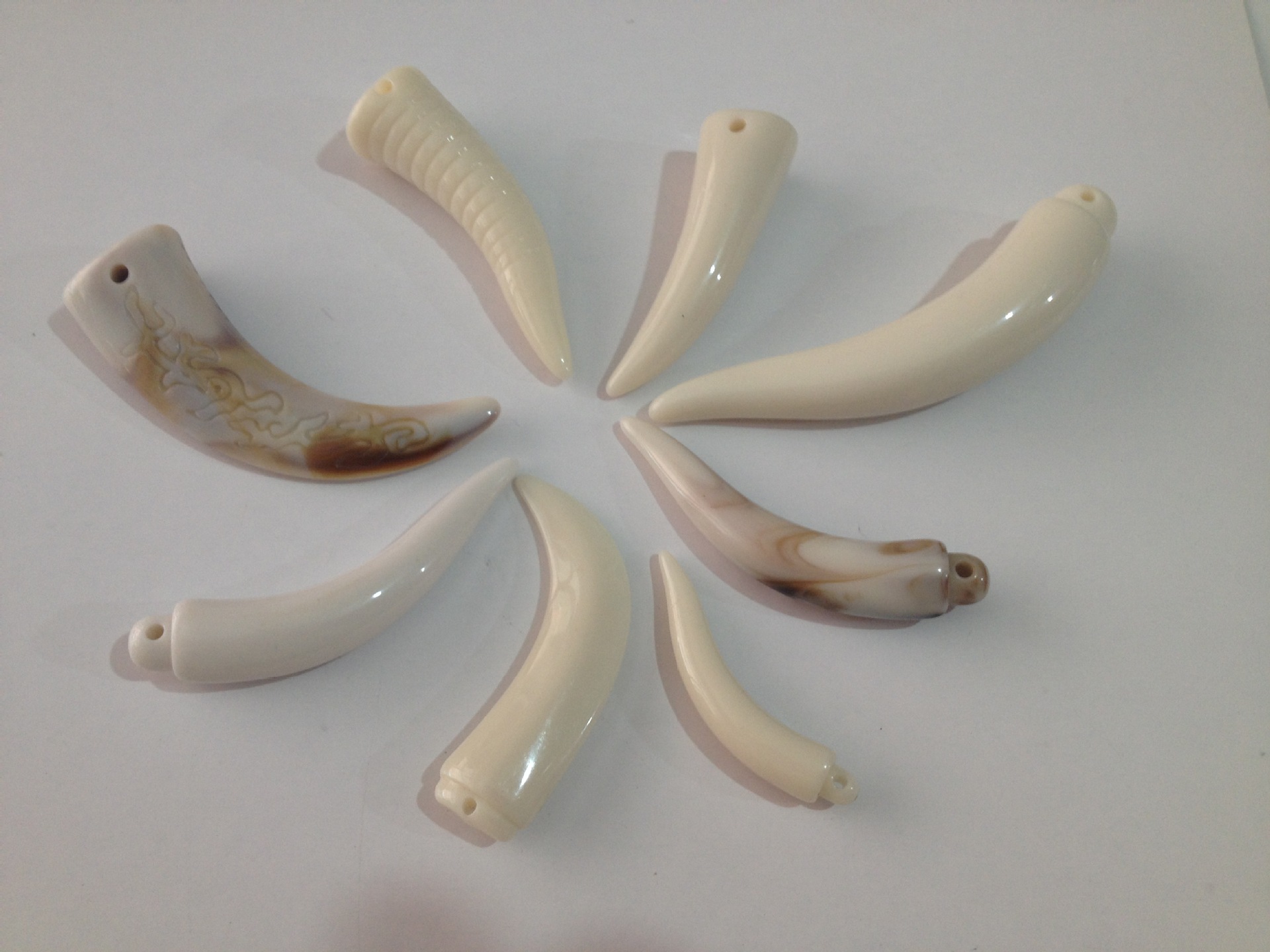 亚克力仿象牙小牛角 挂件装饰品 厂家直销来样定做