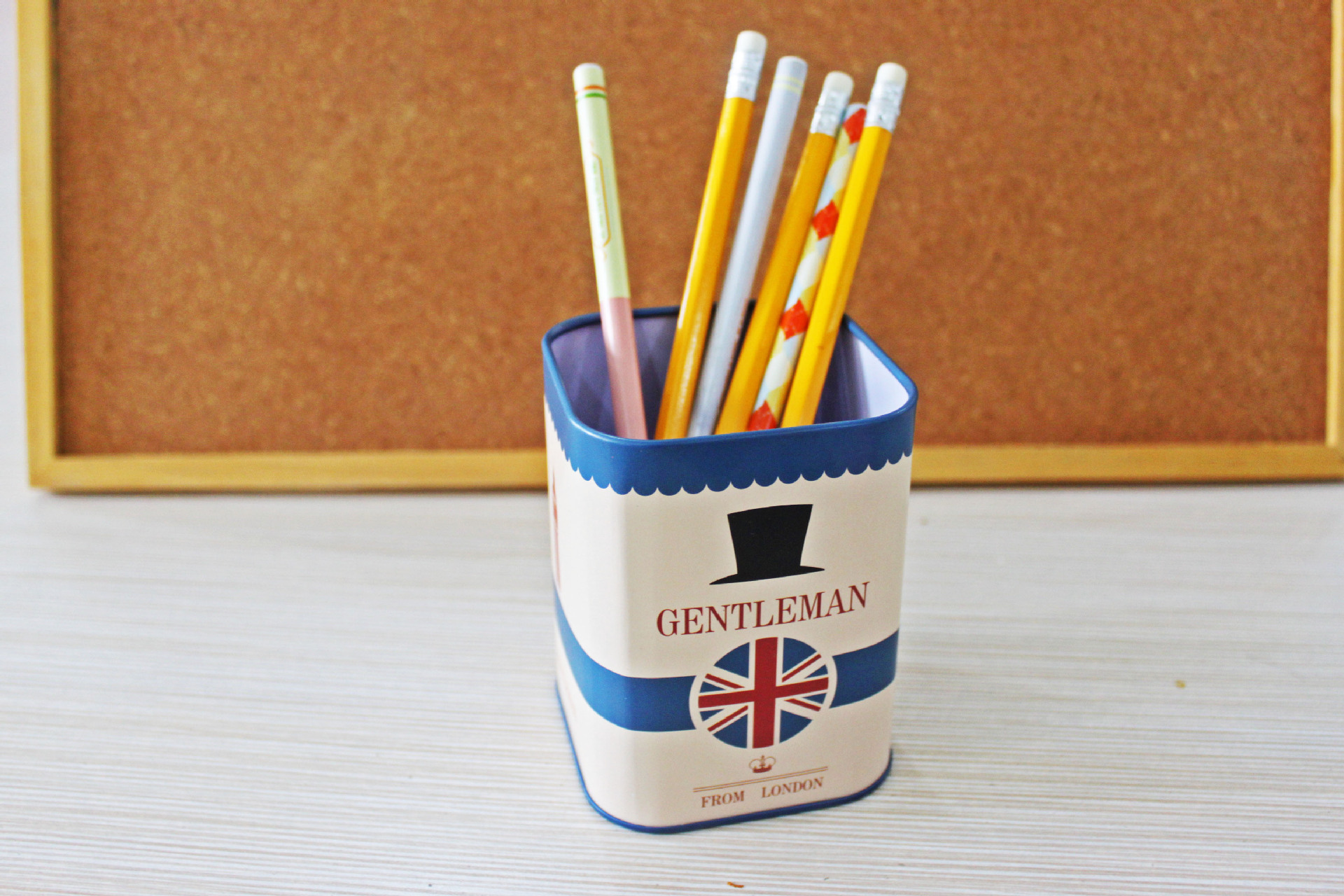 bks创意文具 英伦绅士铁质多功能方形笔筒 储蓄罐 收纳盒