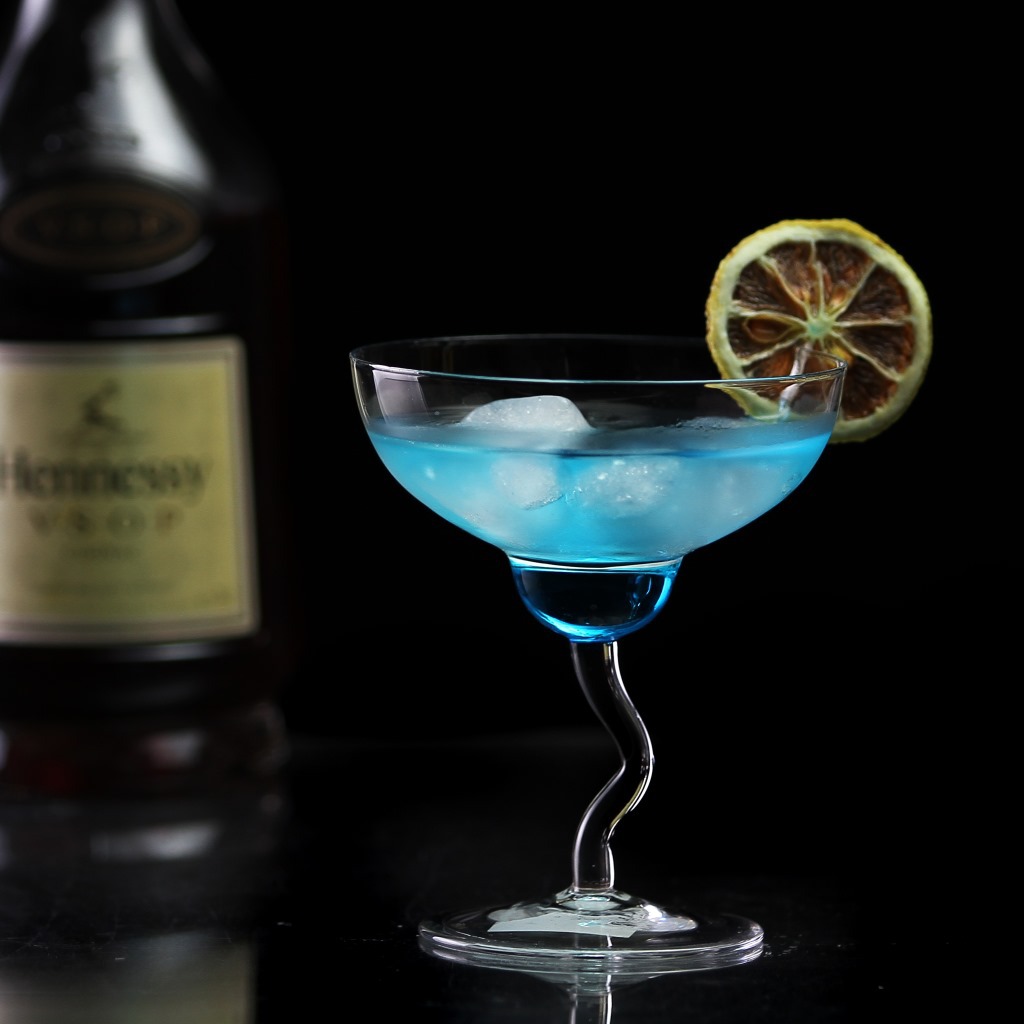 厂家定制创意玛格丽特杯 人工吹制优质玻璃高脚马提尼杯批发