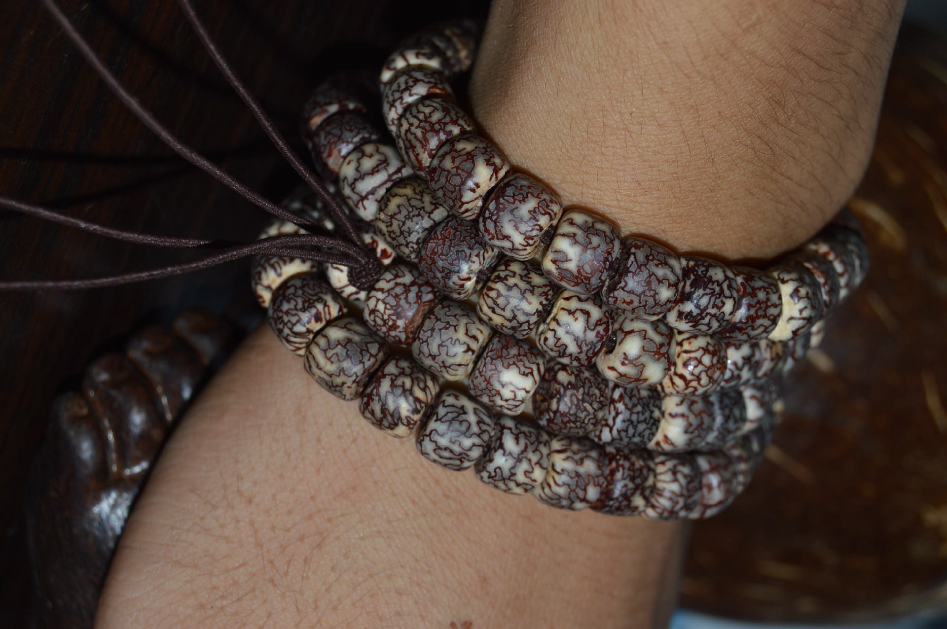 天然血丝菩提子手串 印尼藏式佛珠手链108颗星月龙泉金线菩提精品