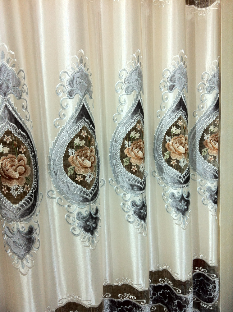 高档绣花窗帘