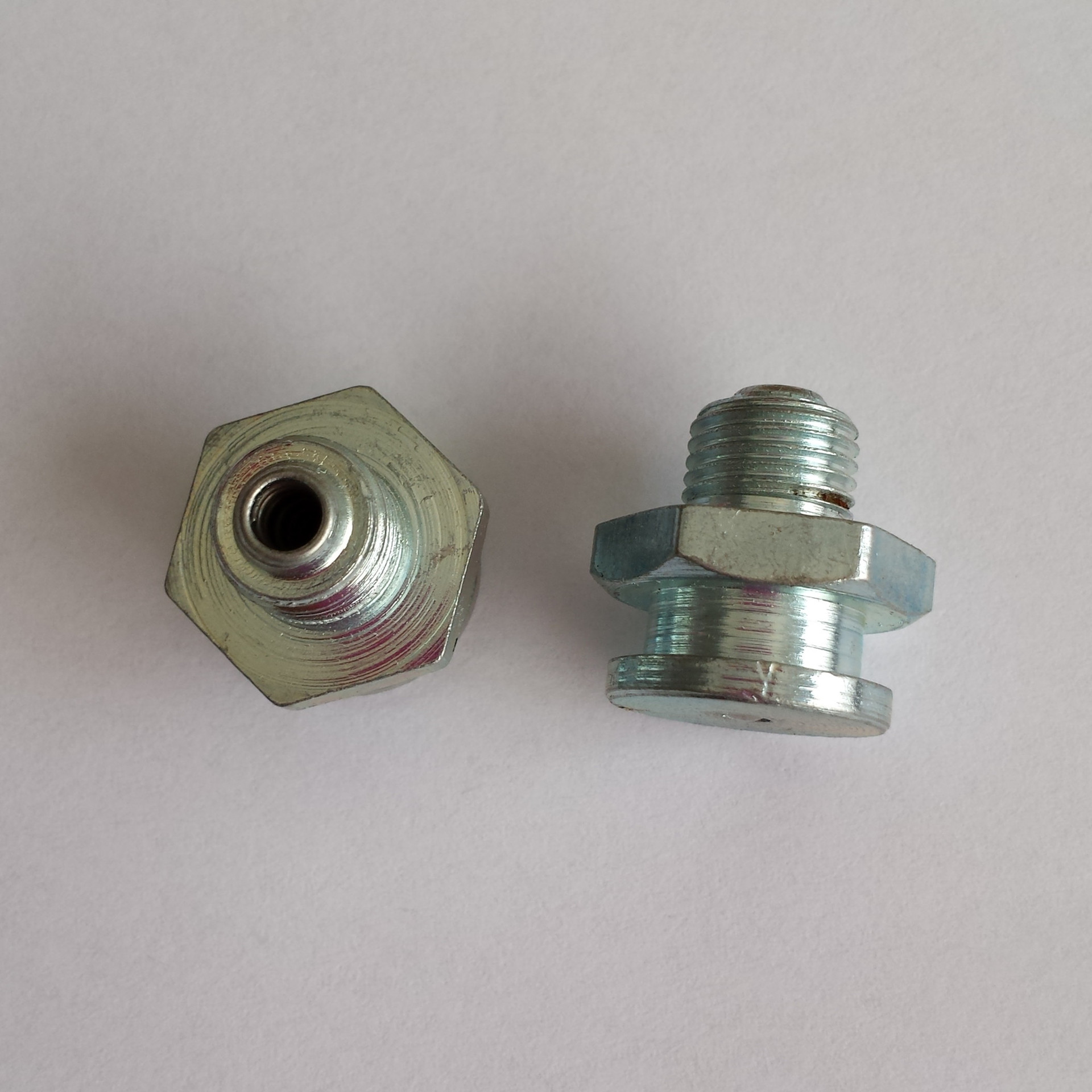 供应din3404平扣式直油嘴 平头油嘴 黄油嘴