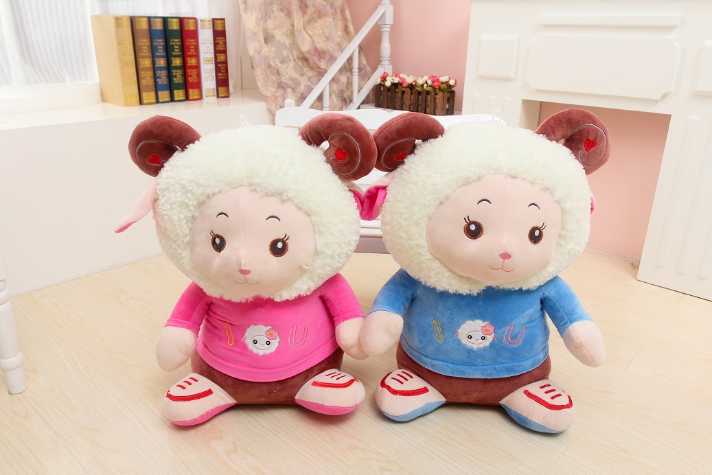 羊年羊公仔穿衣坐版羊公仔毛绒玩具一件代发