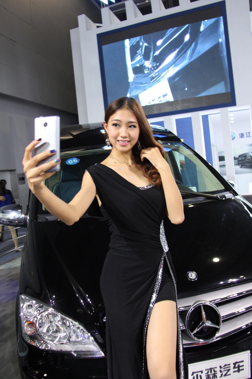 告诉你把到奔驰车模应该怎么做!有图有真相