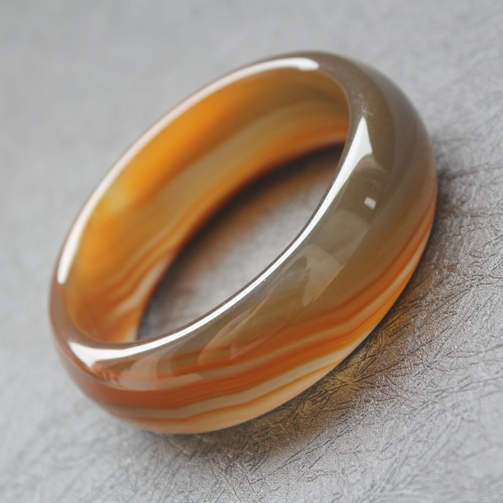 批发供应精品原色棕玛瑙手镯加宽加厚纹理清楚镯子避邪