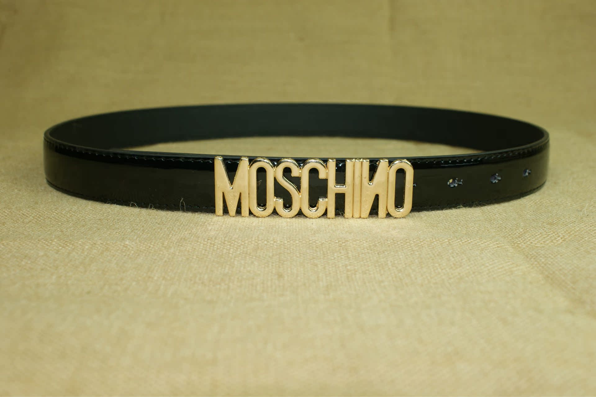 moschino腰带金色字母皮带女士时尚腰带莫斯其诺皮带欧美时尚腰封