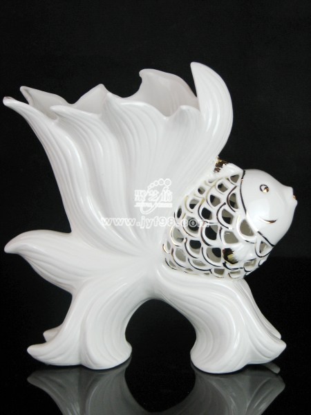 新玉瓷描金寄花镂空鱼(右)h052cbj4243w